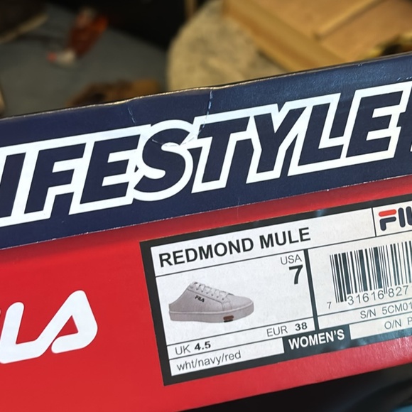 Filas - Picture 1 of 2